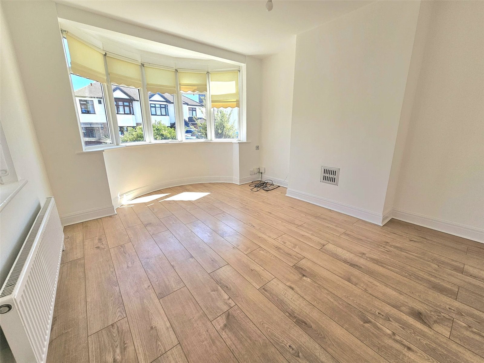 Flat Granton Avenue in Greater London