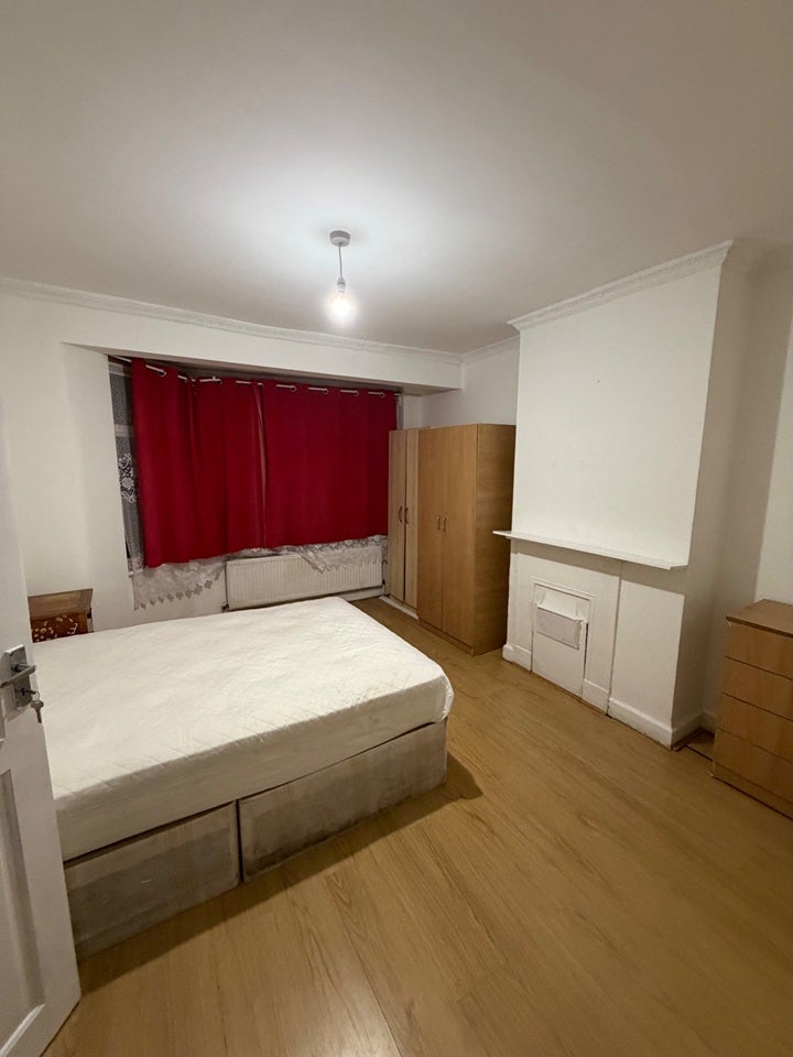 Room Vincent Road in Greater London