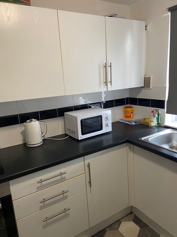 Flat Southwold Close in Manchester