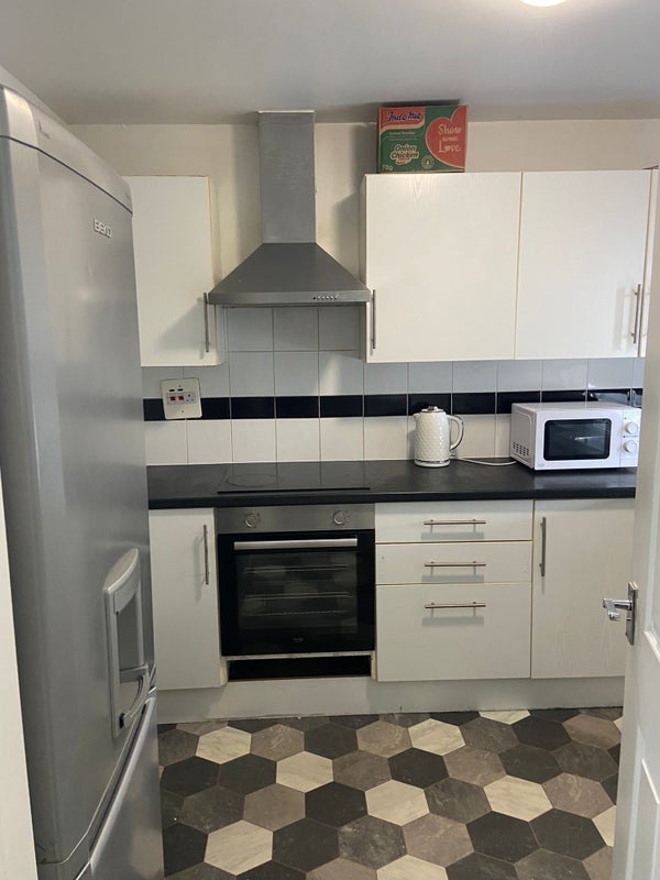 Flat Southwold Close in Manchester