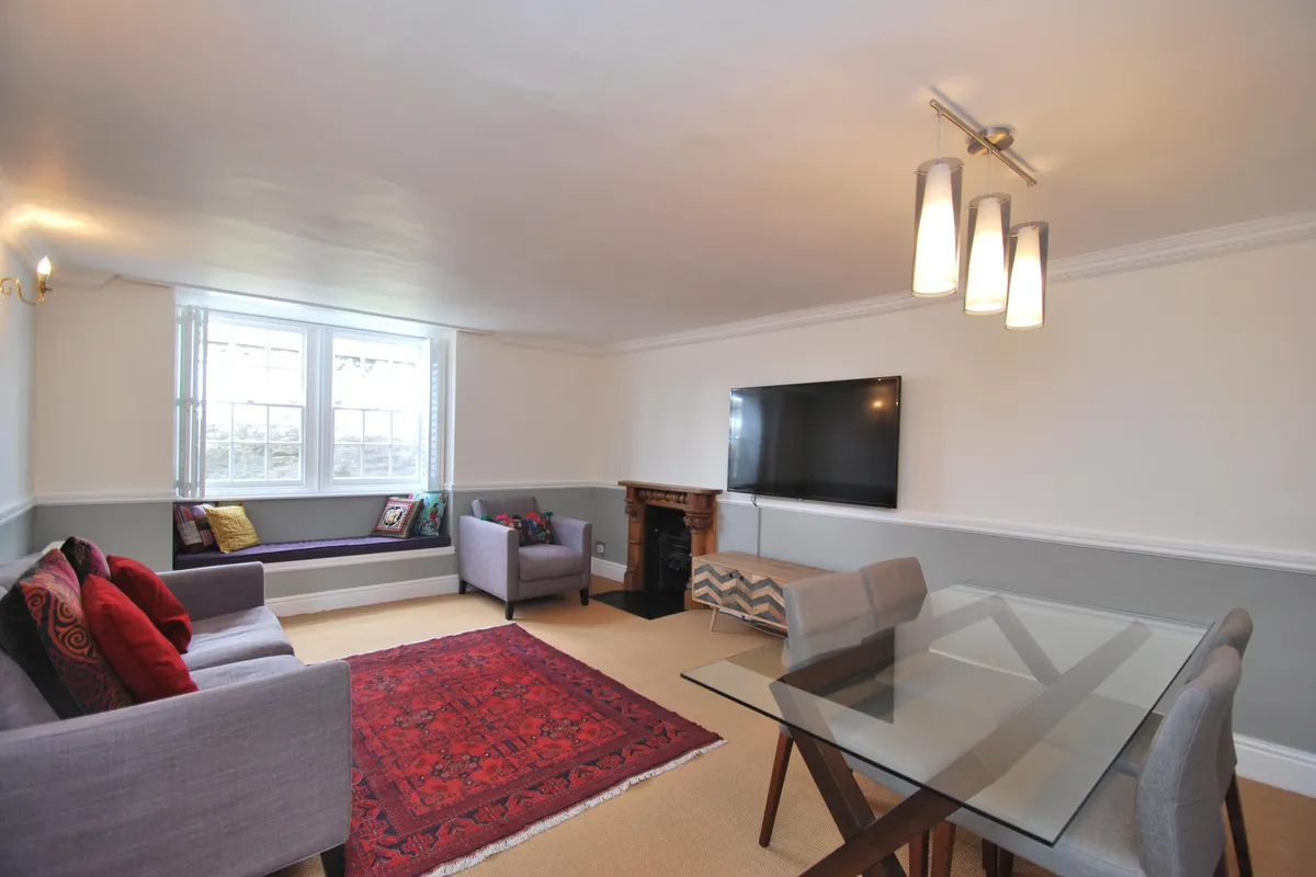 Flat Royal Crescent in Bath