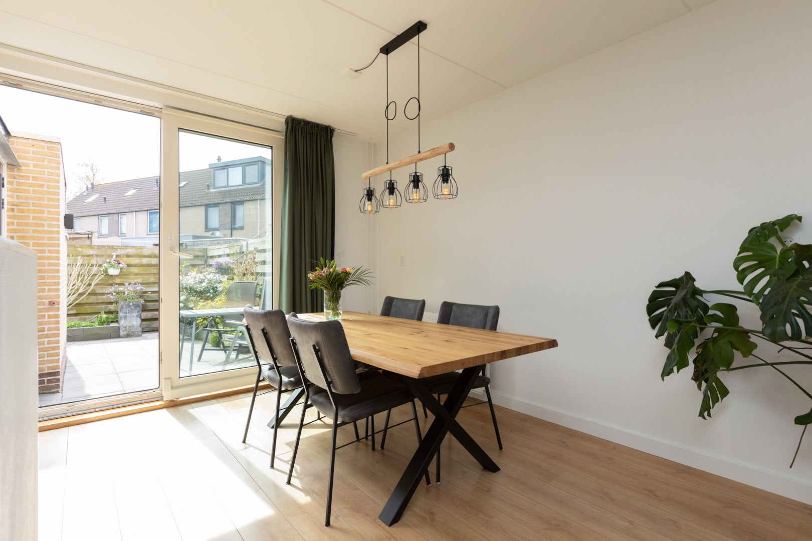Tussenwoning te koop: Akkerwinde 18, Sneek