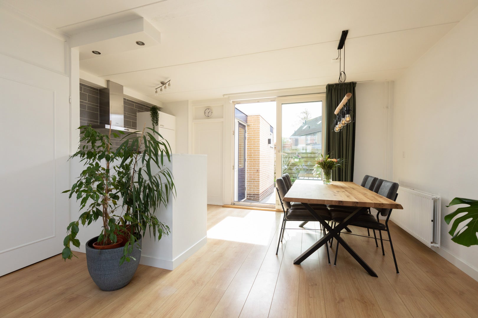Tussenwoning te koop: Akkerwinde 18, Sneek