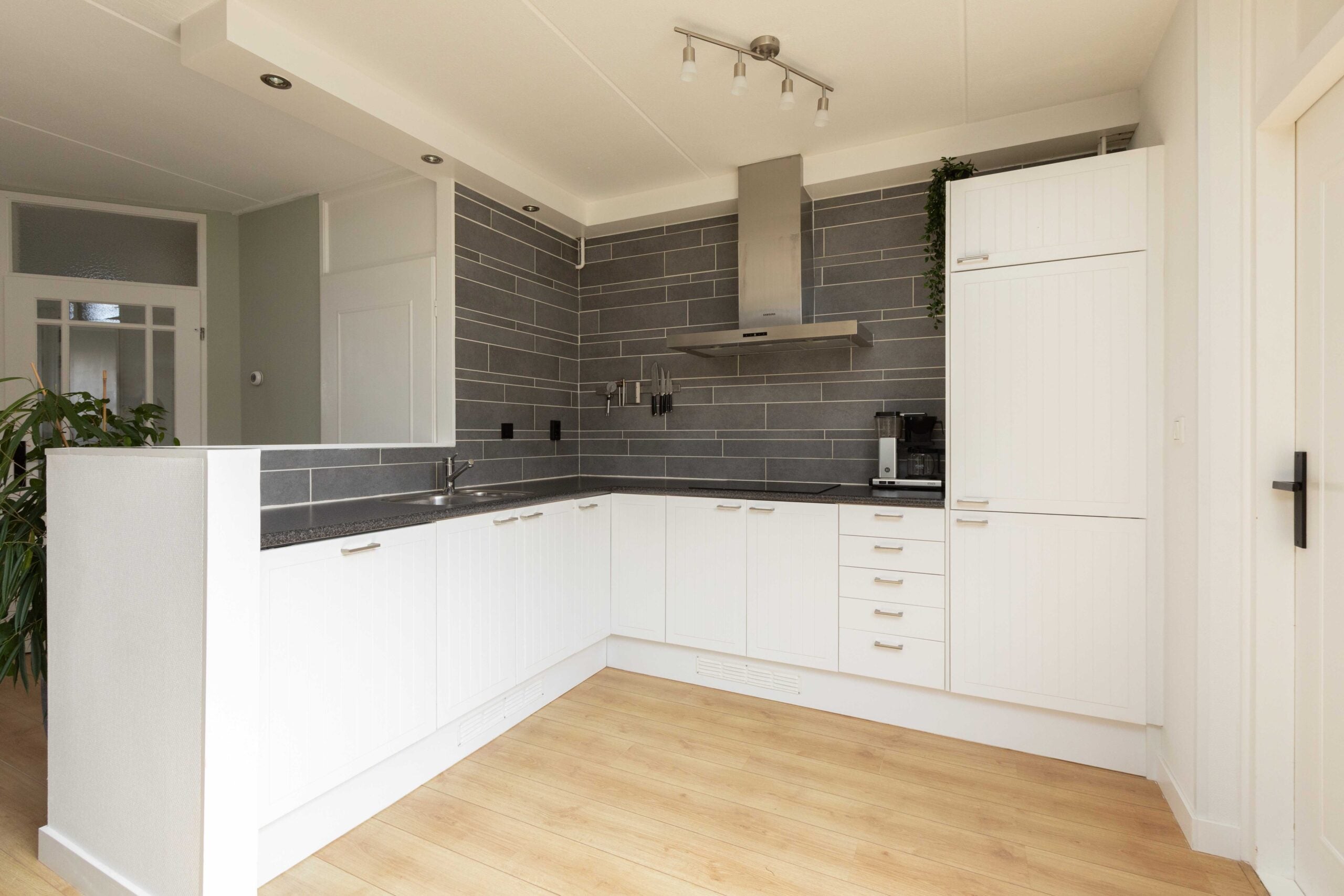 Tussenwoning te koop: Akkerwinde 18, Sneek