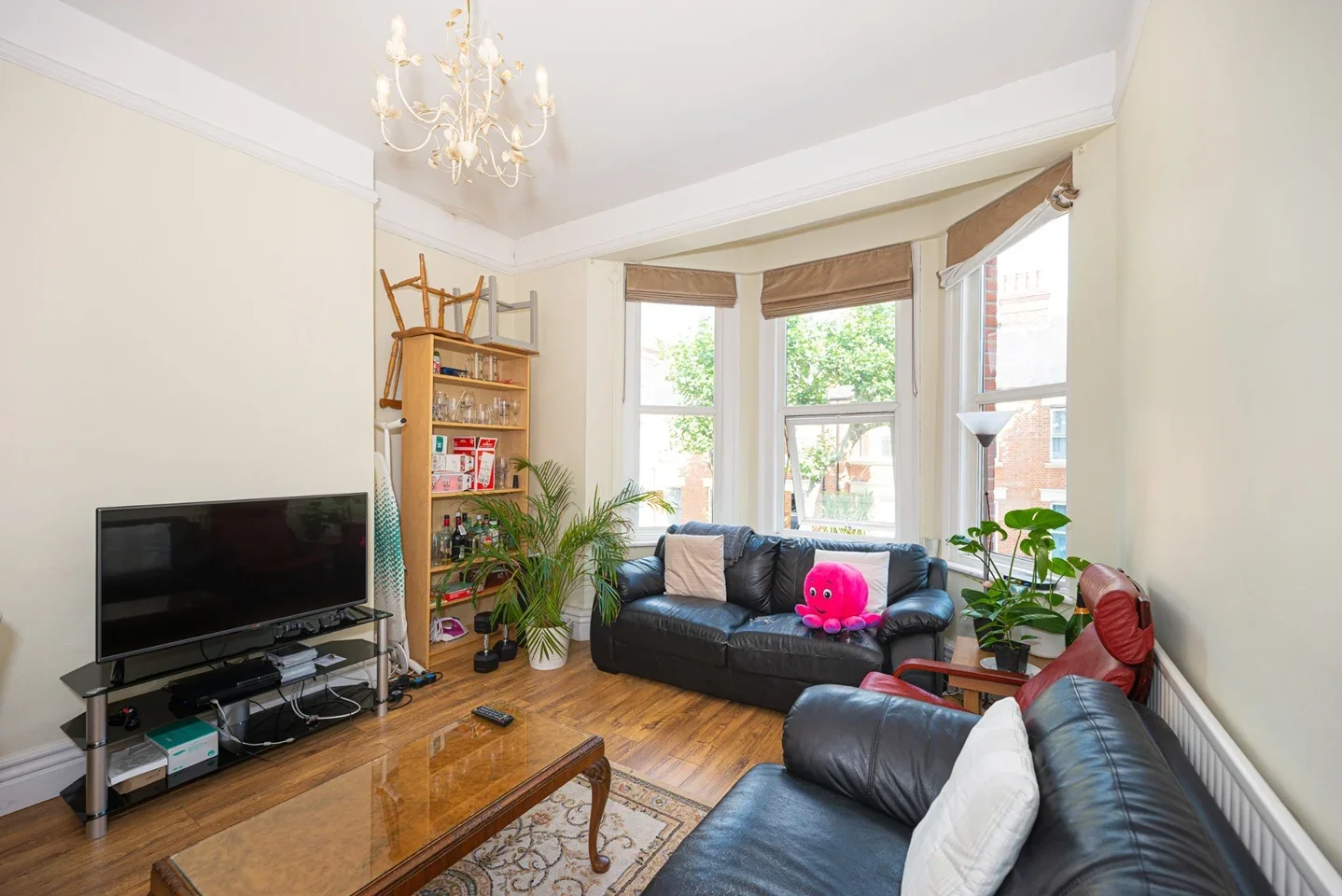 Flat Cranworth Gardens in Greater London