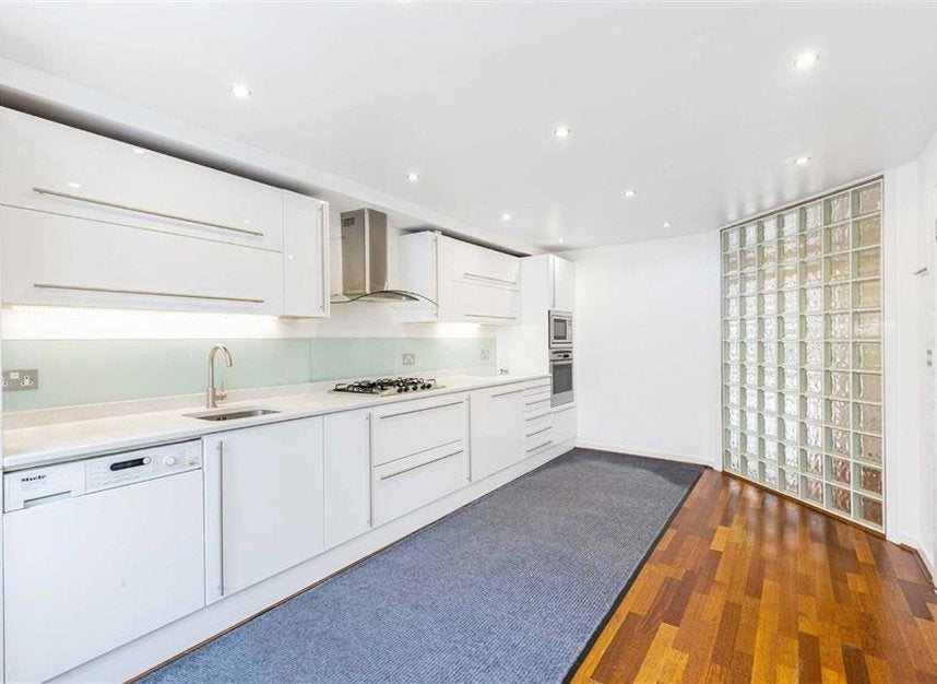 House Straightsmouth in Greater London