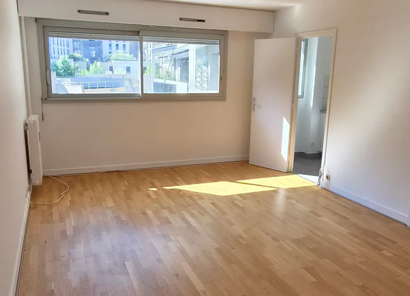 Appartement Rue Saint-Saëns à Paris