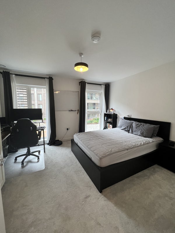 Room Shipbuilding Way in Greater London