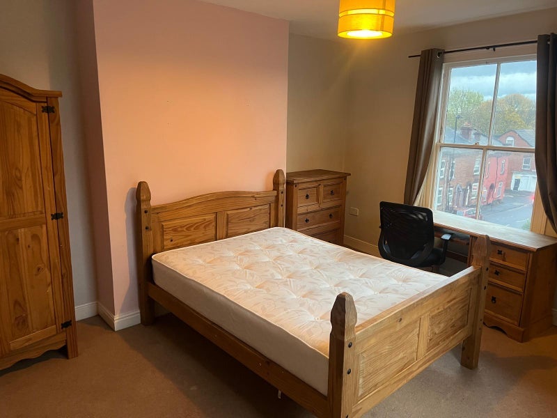 Room Sharrow Lane in Sheffield