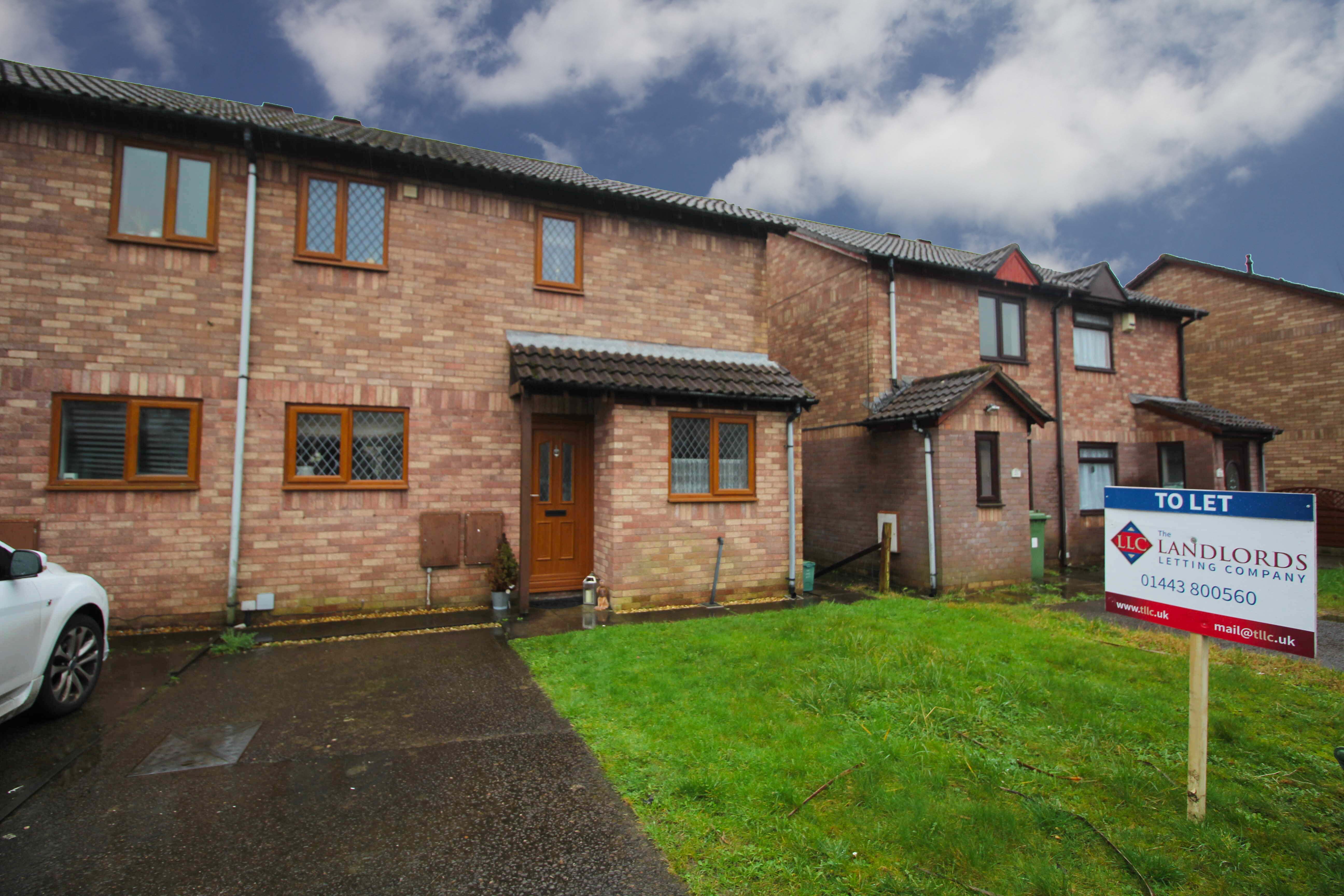 House Silverton Drive in Llantrisant