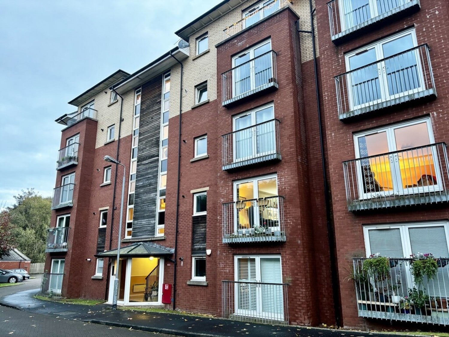 Flat Churchill Drive in Glasgow