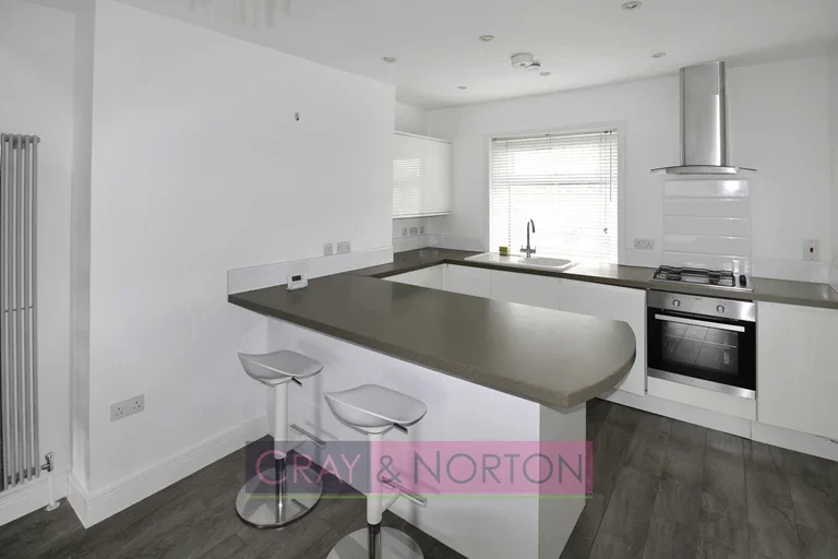 Flat Wellesley Road in London