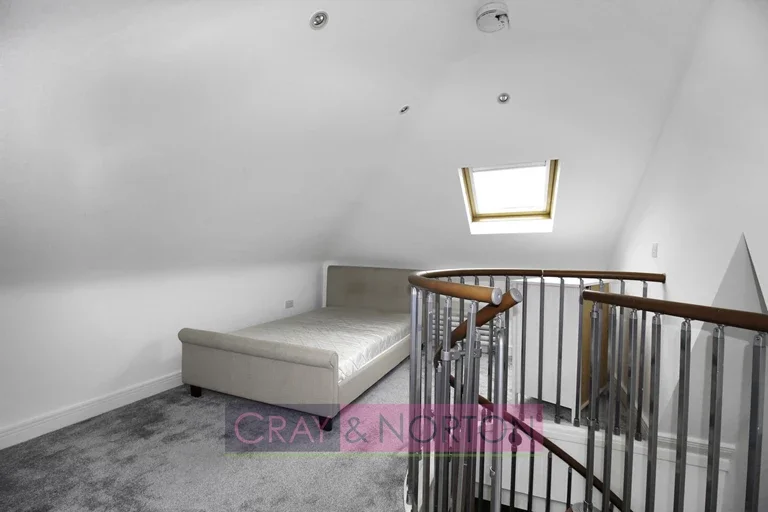 Flat Wellesley Road in London