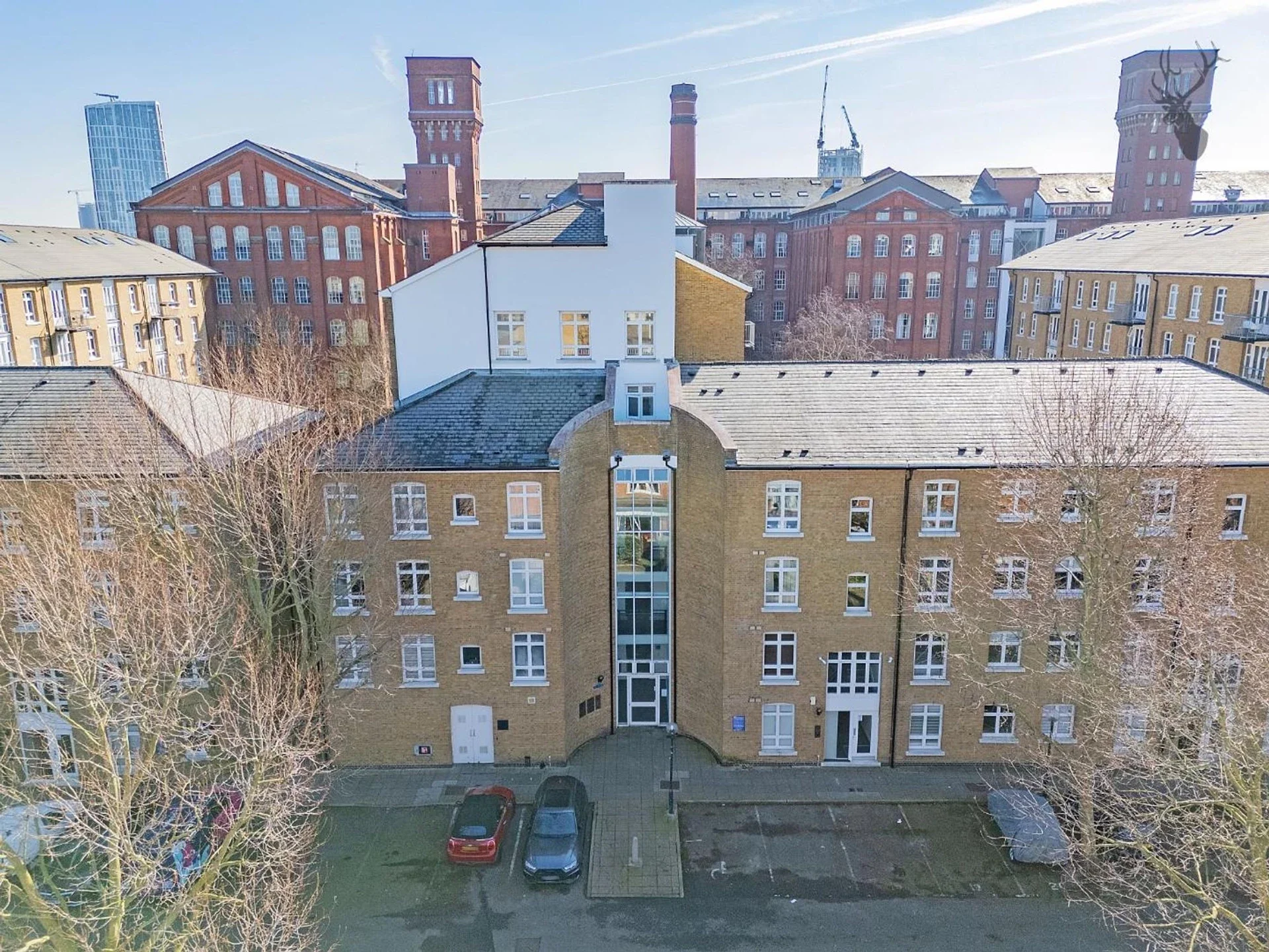 Flat Court Yard in Greater London
