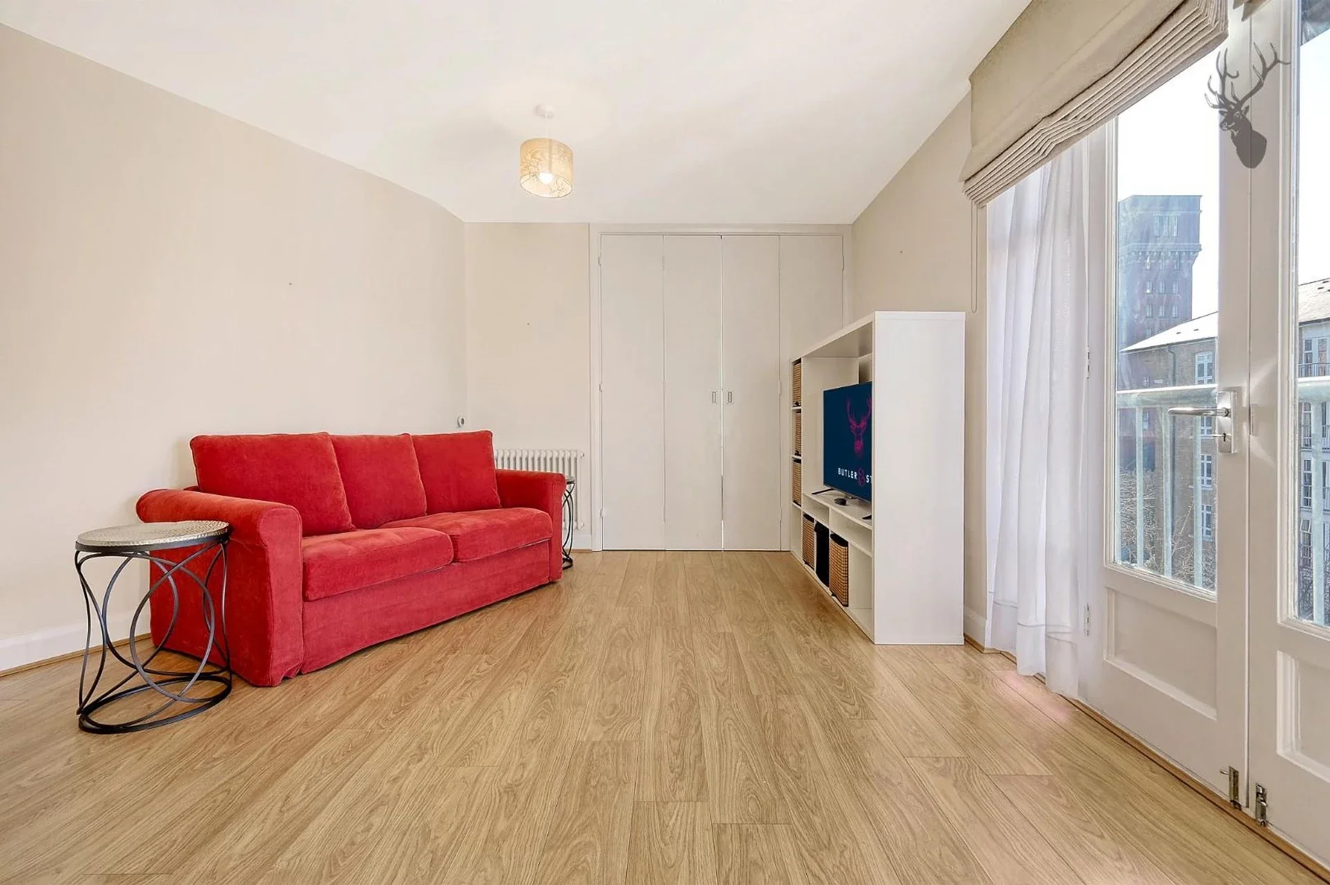 Flat Court Yard in Greater London