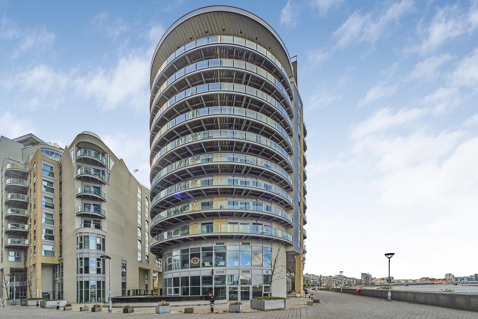 Flat Bridges Court in Greater London