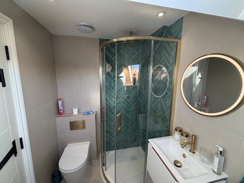 Room West Street in Greater London