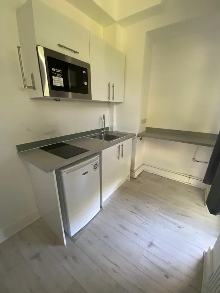 Flat Marchmont Road in Greater London