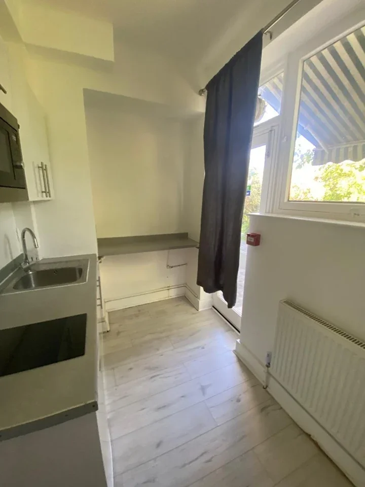 Flat Marchmont Road in Greater London