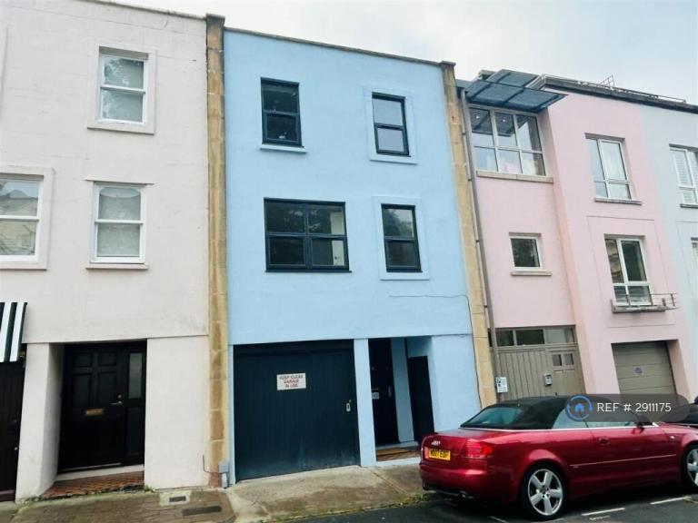 House Princess Victoria Street in Bristol