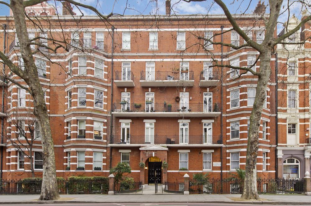 Flat Old Brompton Road in Greater London