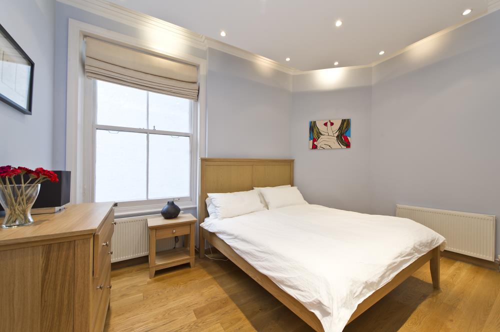 Flat Old Brompton Road in Greater London