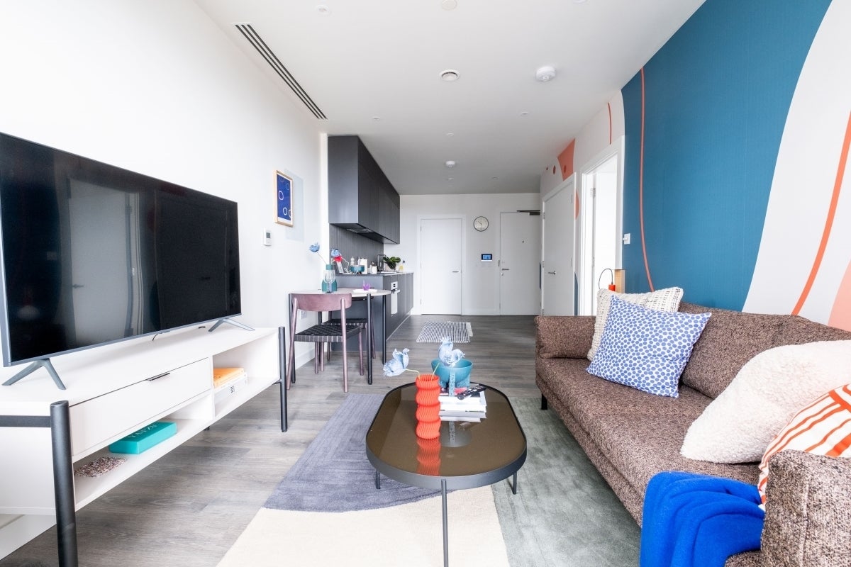 Flat Cherry Park Lane in Greater London