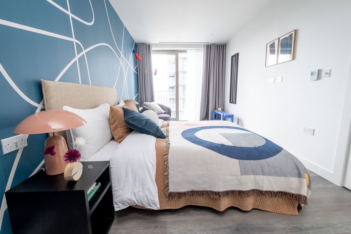 Flat Cherry Park Lane in Greater London
