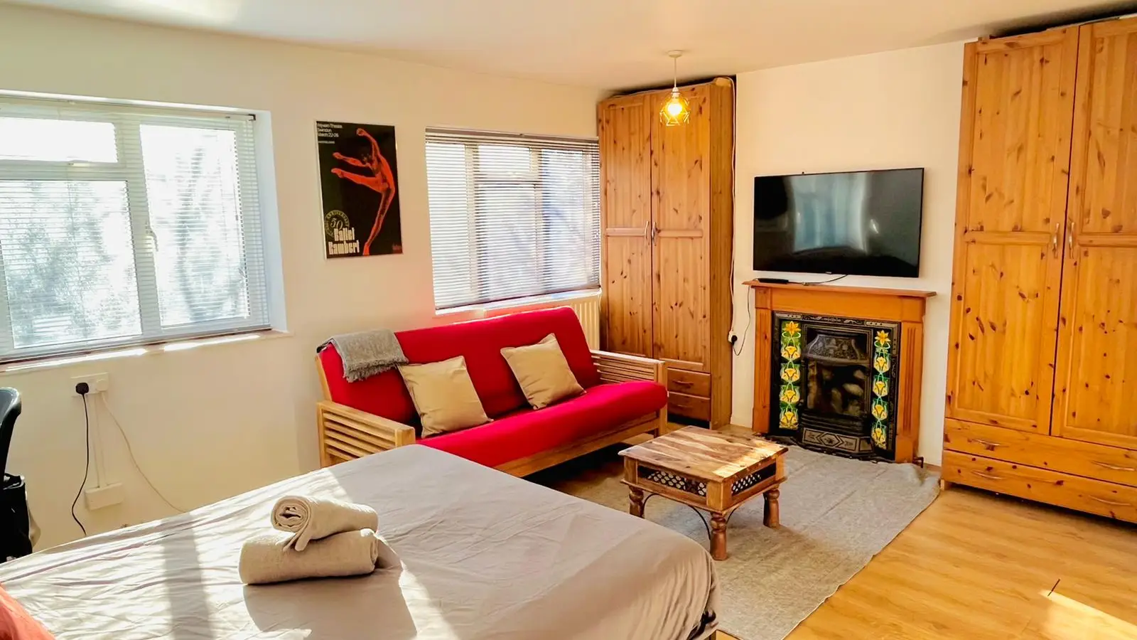 Flat Kingswear Road in Greater London