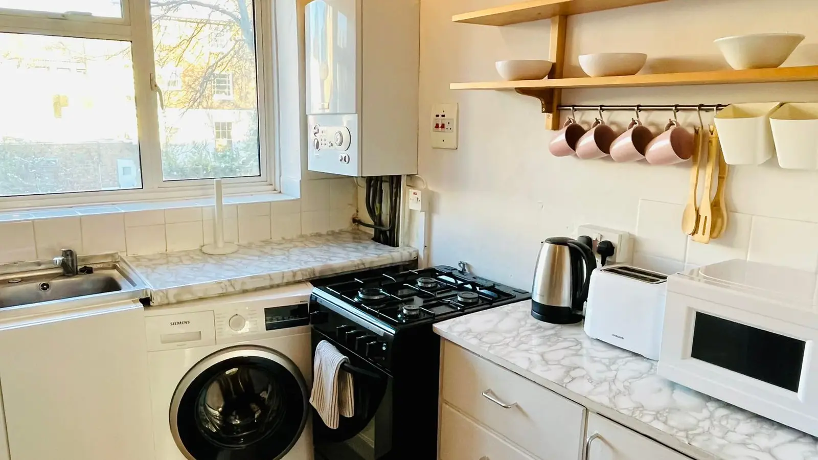 Flat Kingswear Road in Greater London
