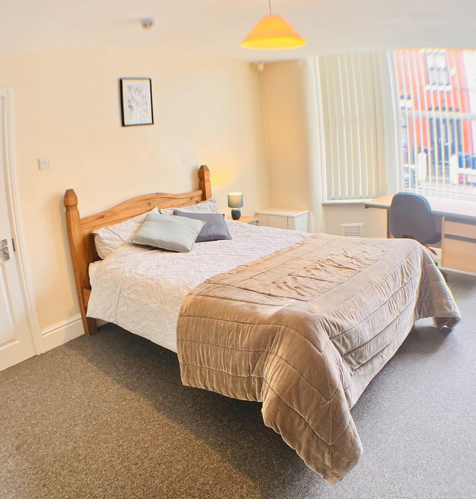 Room Patterdale Road in Liverpool