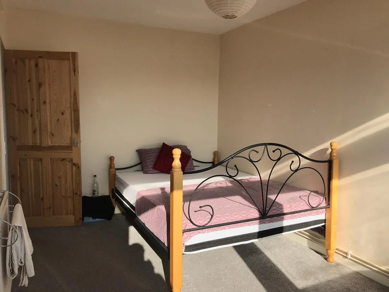 Flat Ascot Close in Greater London