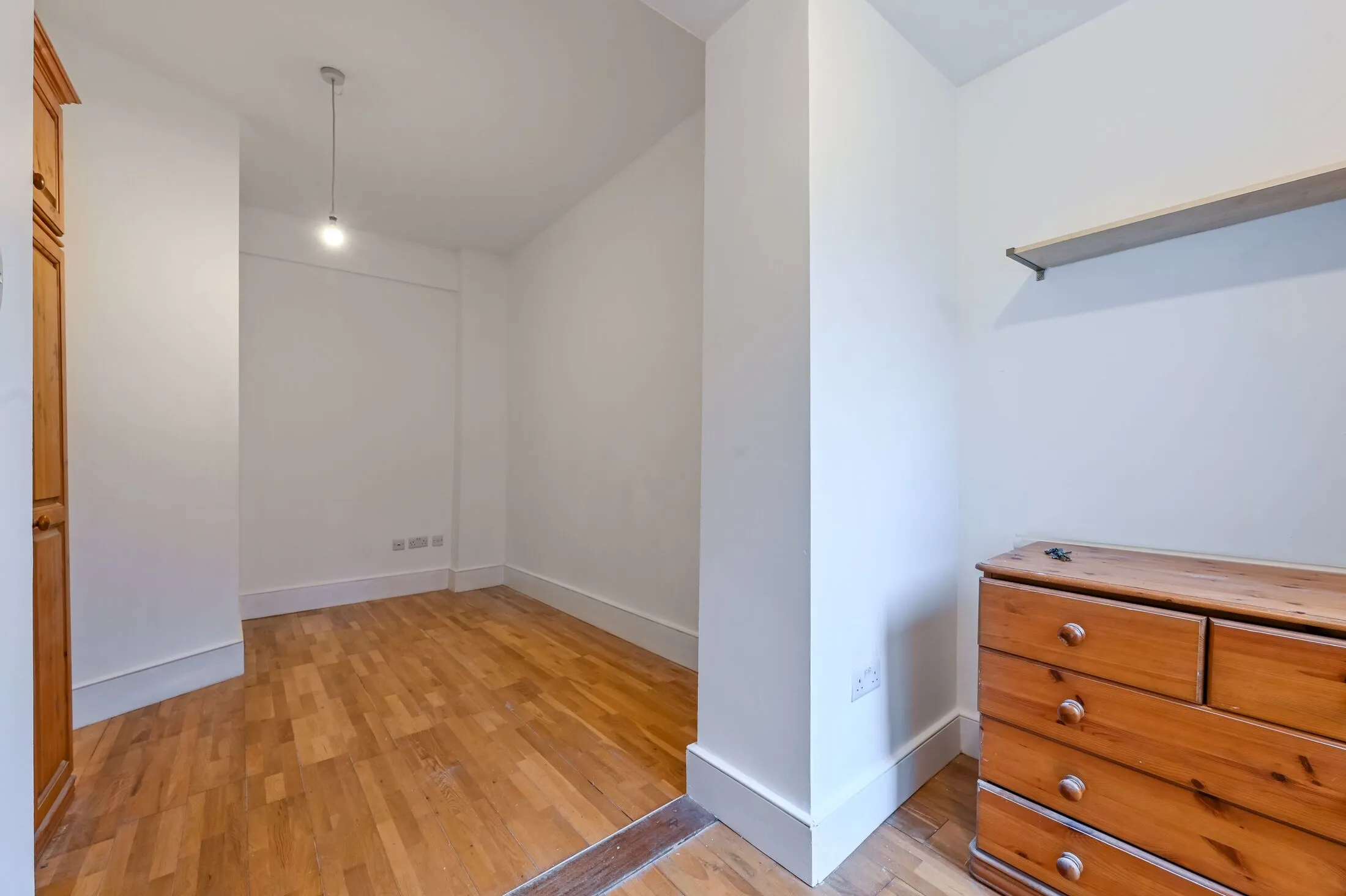 Flat Crossley Street in Greater London