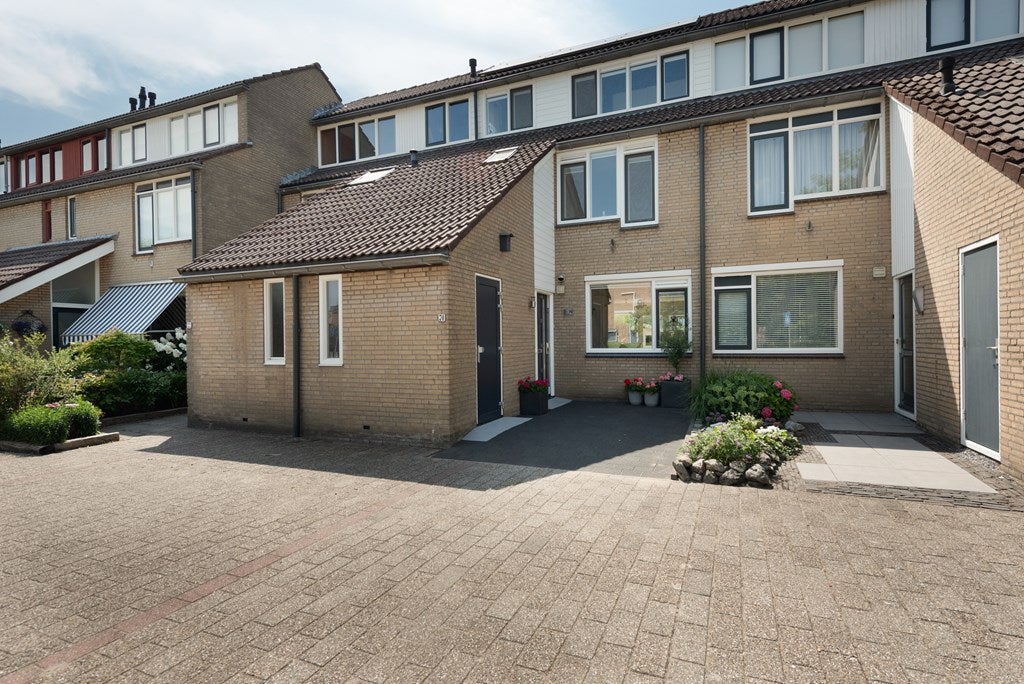 Huis Sotaweg 70 in Roelofarendsveen