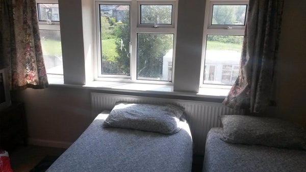 Flat Broadfield Road in Bristol