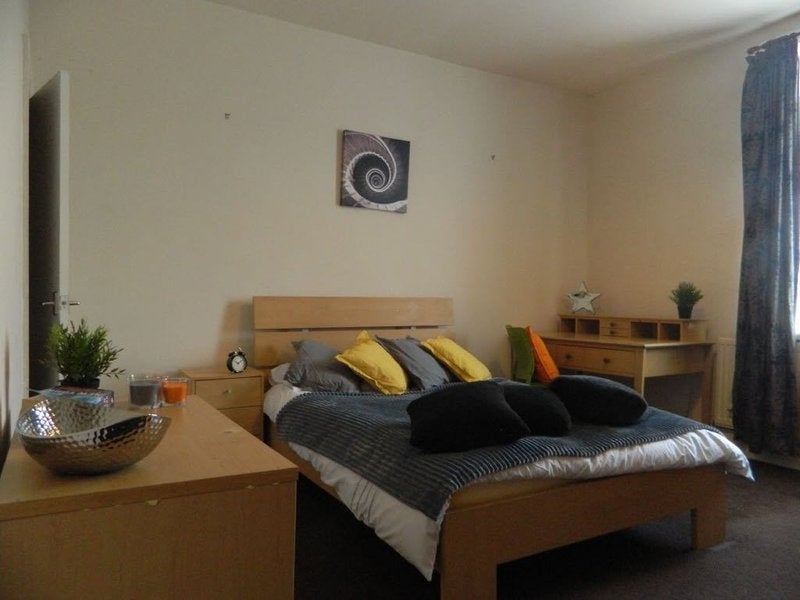 Room Grantham Road in Bradford
