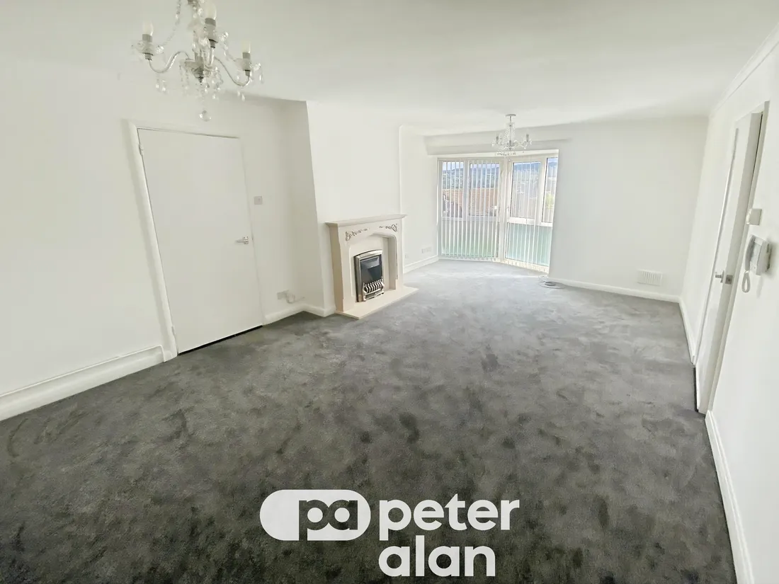 Flat Maes Brynna in Cwmdare