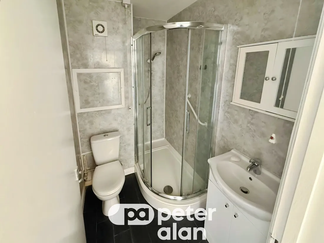 Flat Maes Brynna in Cwmdare