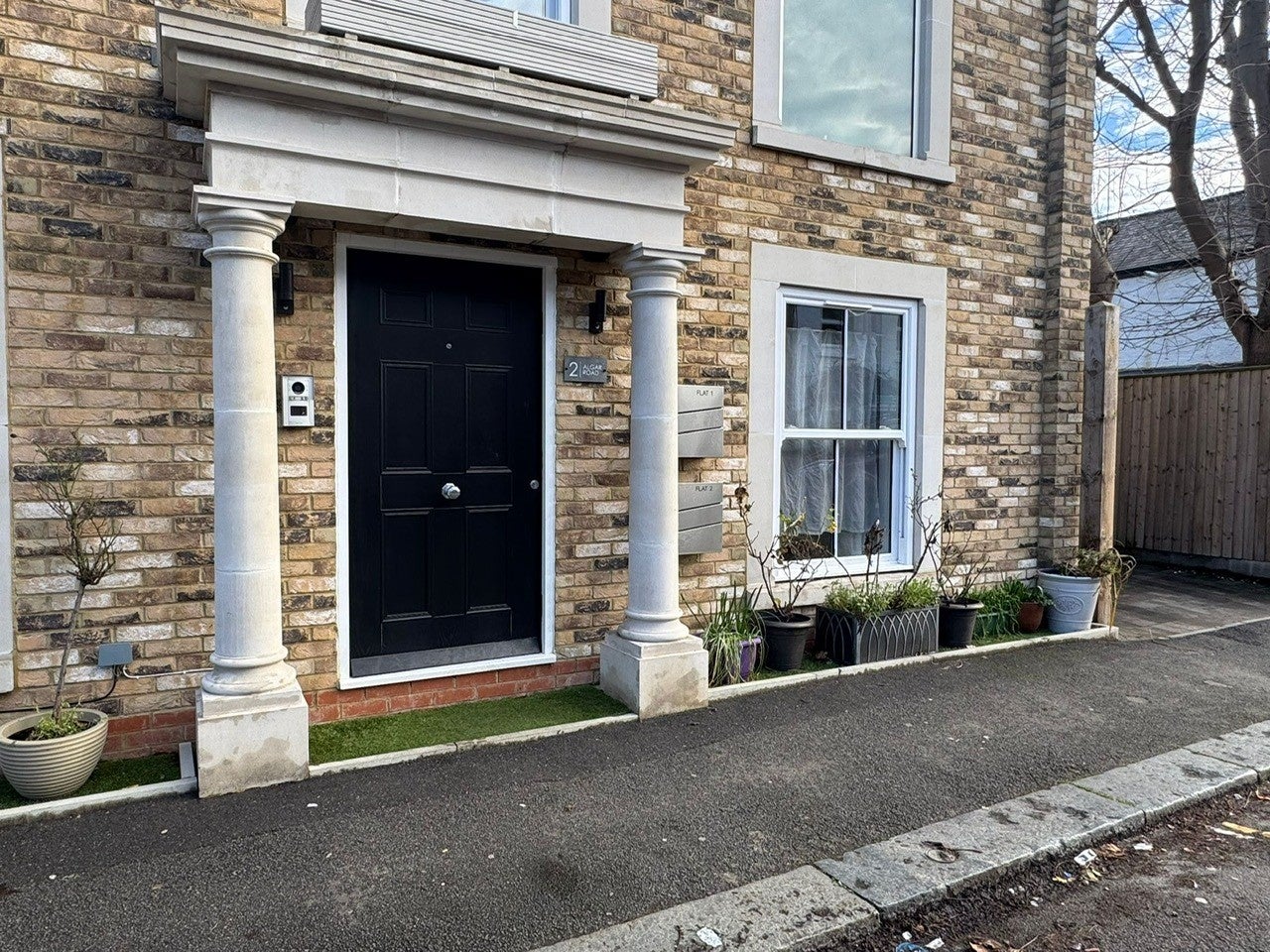 Flat Algar Road in Greater London
