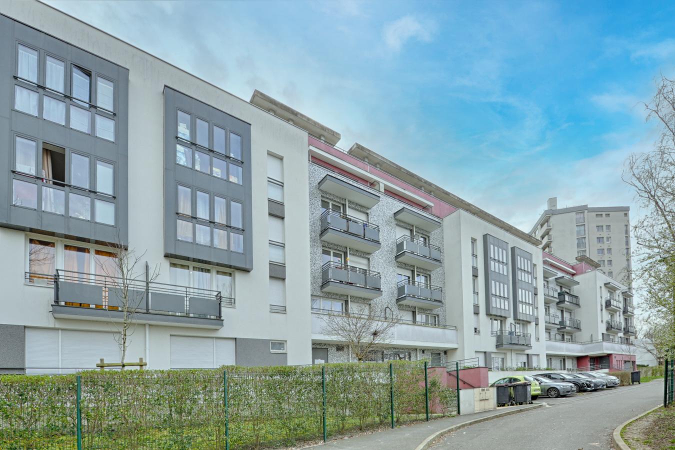 Flat Allée Van Gogh in Sucy-en-Brie