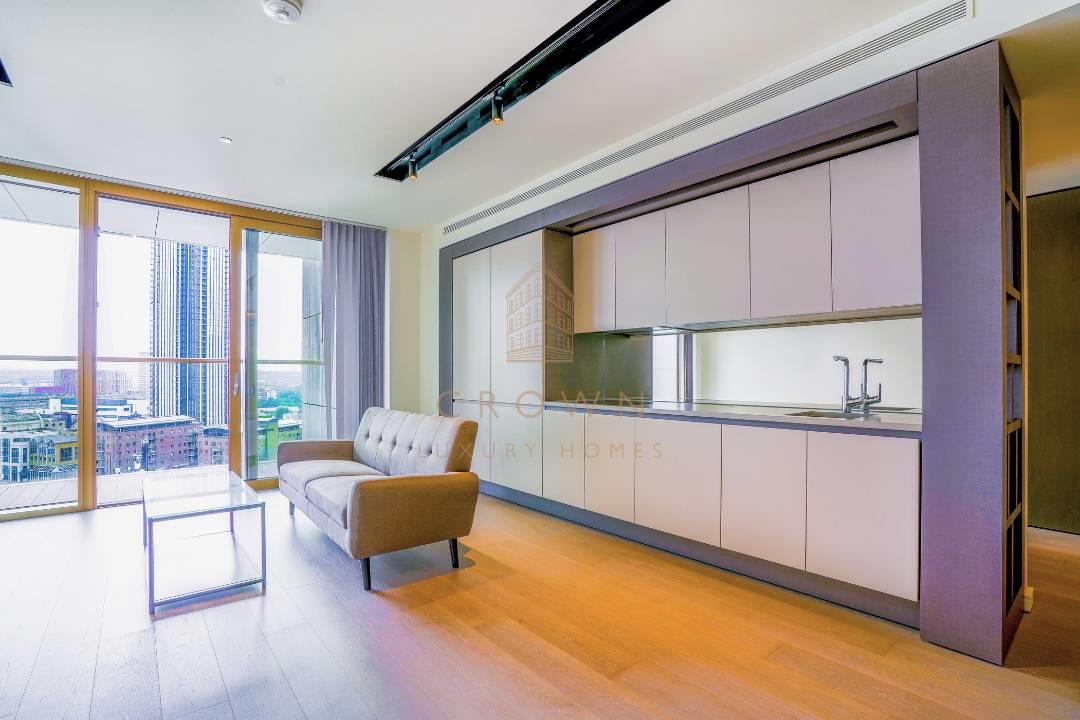 Flat Park Drive in Greater London