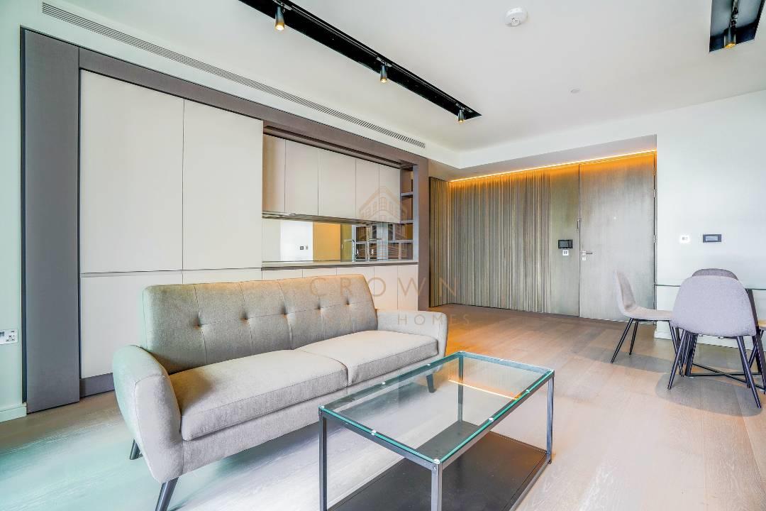 Flat Park Drive in Greater London