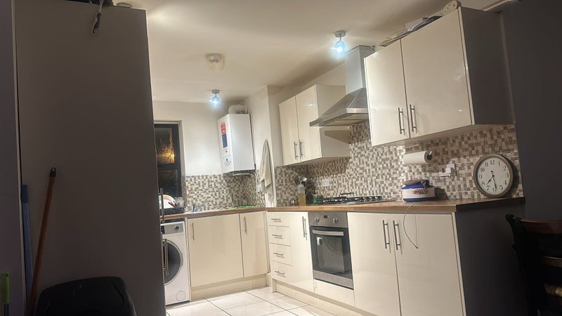 Room Edge Lane in Trafford