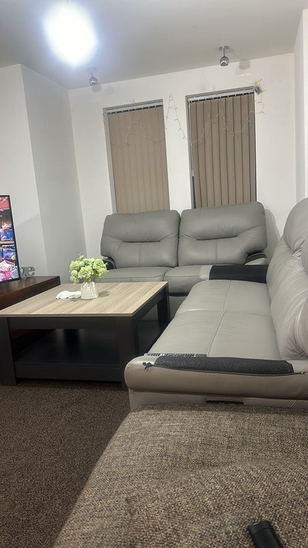 Room Edge Lane in Trafford