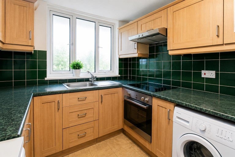 Flat Newland Road in Royal Leamington Spa