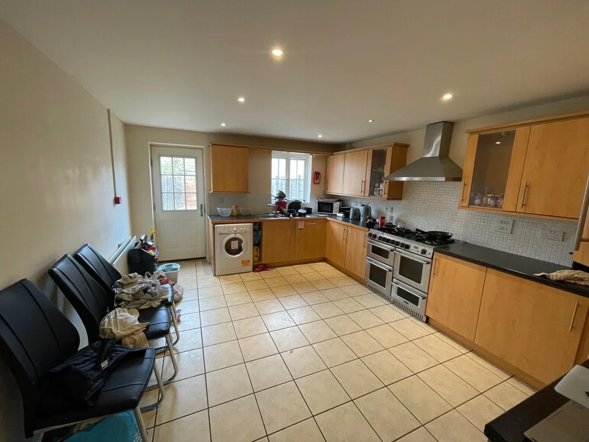 Flat Dragon Road in Welwyn Hatfield