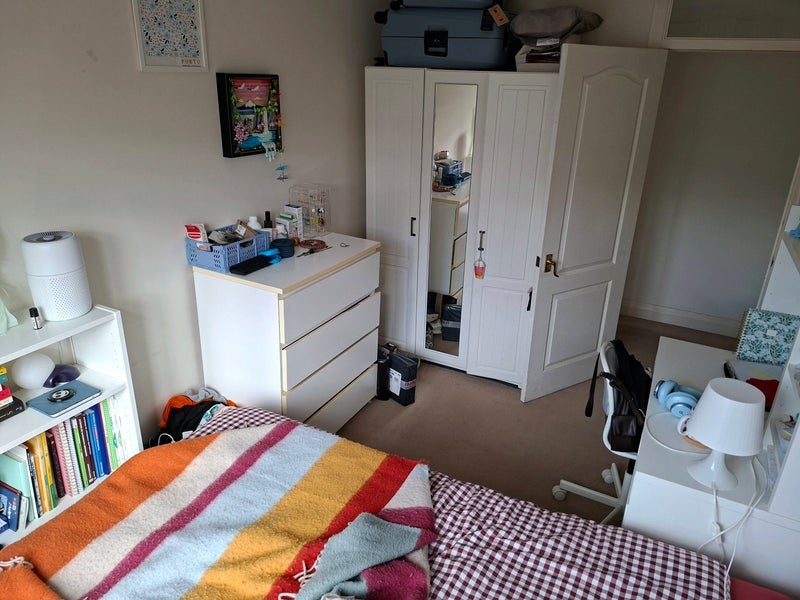 Flat Oakhill Road in Greater London