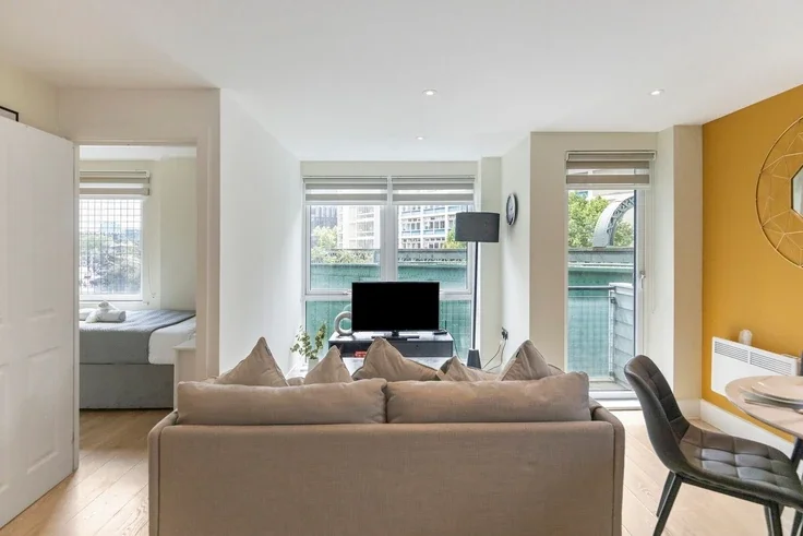 Flat Rockingham Street in Greater London