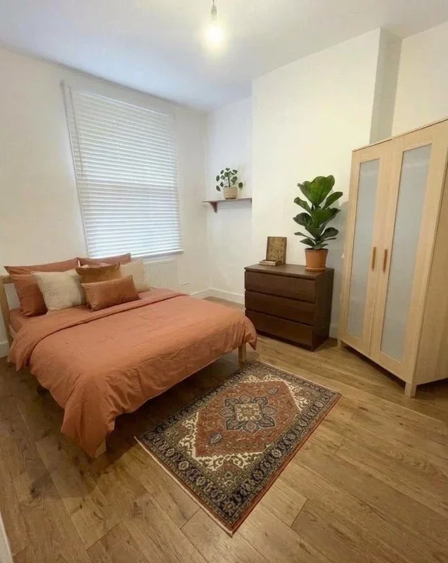 Room Shannon Grove in Greater London