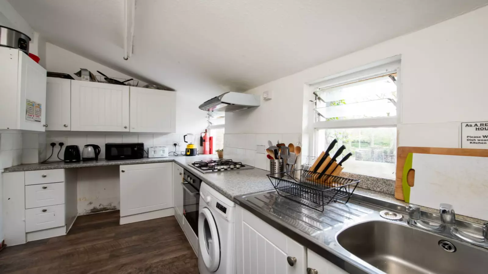 Flat St Martin's Close in Greater London